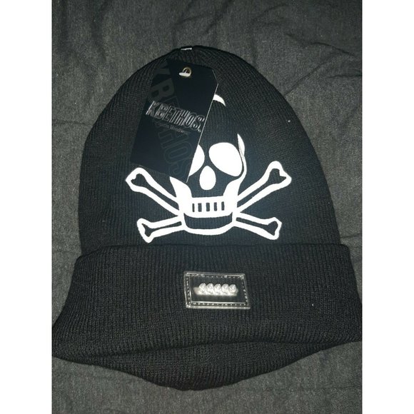 NWT black cuffed skull beanie - Picture 2 of 4